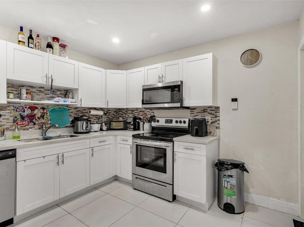 114 Marion Rd, West Park FL 33023