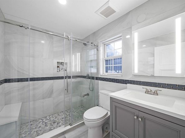 22 Solar Lane, Albertson NY 11507