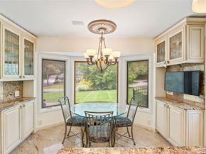 21 Kodiak  Drive, Woodbury NY 11797