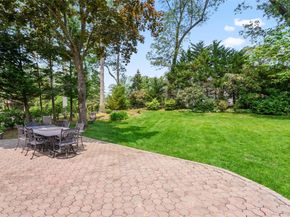 21 Kodiak  Drive, Woodbury NY 11797