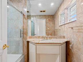 21 Kodiak  Drive, Woodbury NY 11797