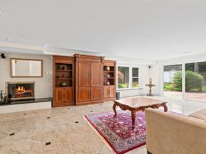 21 Kodiak  Drive, Woodbury NY 11797