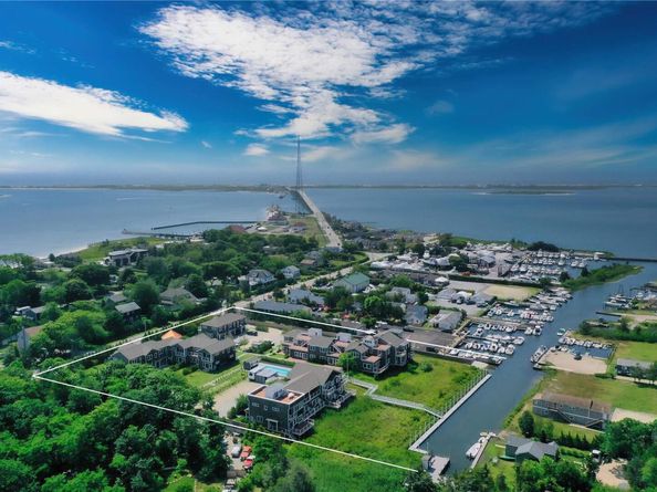 68 Foster Avenue 8, Hampton Bays NY 11946