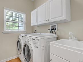 4 Oakhurst Court, Mount Sinai NY 11766