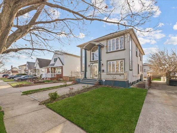 8132 265th Street, Glen Oaks NY 11004