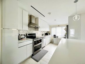 66 Smith Street, Glen Cove NY 11542