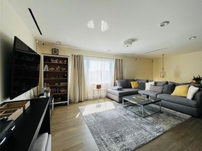 66 Smith Street, Glen Cove NY 11542