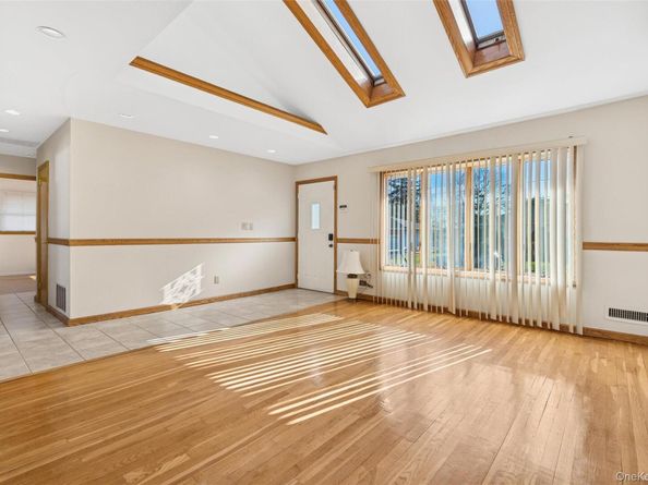 7 Joyce Lane, Commack NY 11725