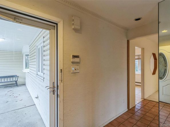 22 Ballad Lane, Stony Brook NY 11790