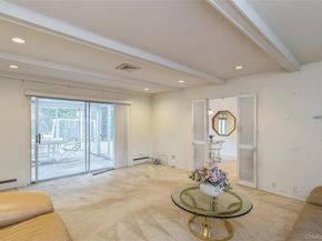 22 Ballad Lane, Stony Brook NY 11790