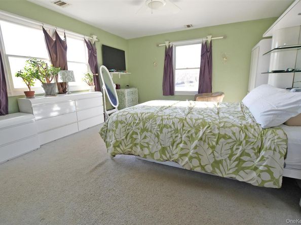 7 Maple Road, Middle Island NY 11953