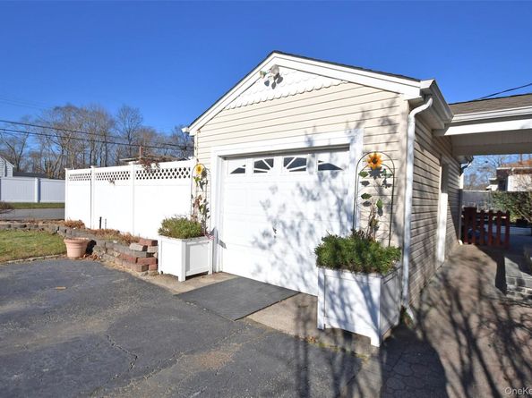 7 Maple Road, Middle Island NY 11953