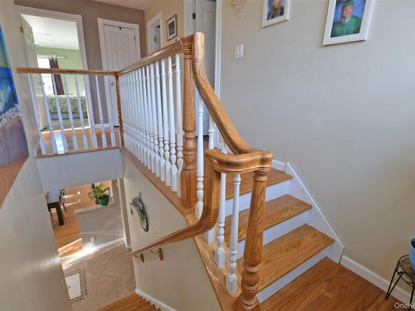 7 Maple Road, Middle Island NY 11953