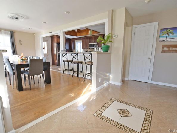 7 Maple Road, Middle Island NY 11953