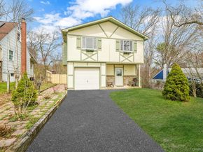 244 Lakeside Trail, Ridge NY 11961