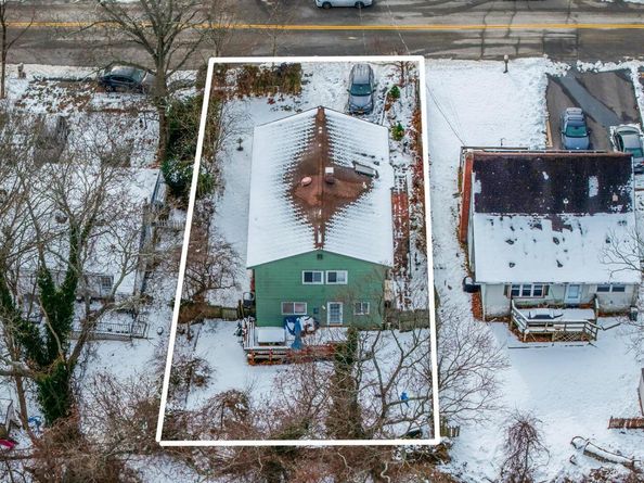 244 Lakeside Trail, Ridge NY 11961