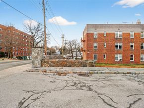 10 Davenport Avenue 1F, New Rochelle NY 10805