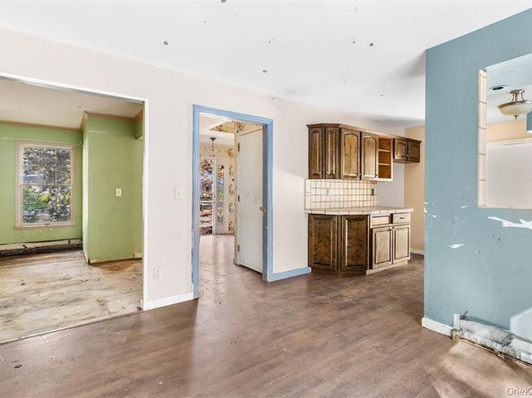 34 Andys Lane, Eastport NY 11941