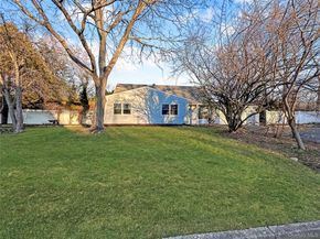 7 Carnaby Avenue, Coram NY 11727