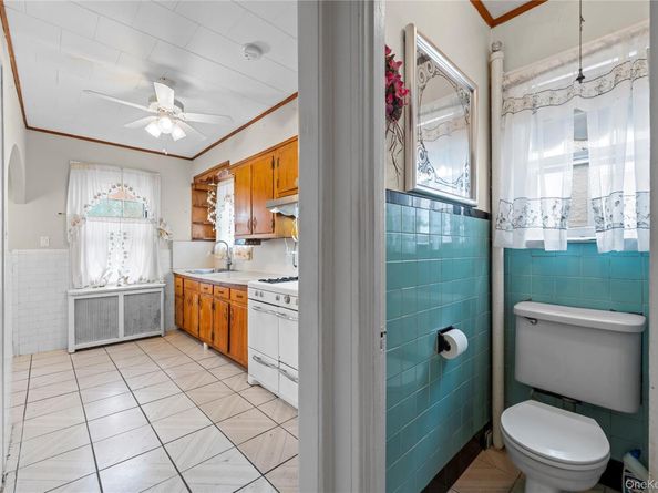 41-29 248th Street, Little Neck NY 11363