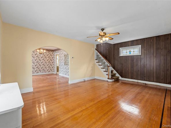 41-29 248th Street, Little Neck NY 11363