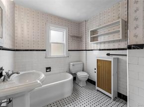 41-29 248th Street, Little Neck NY 11363