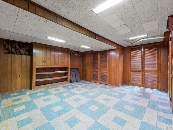 41-29 248th Street, Little Neck NY 11363