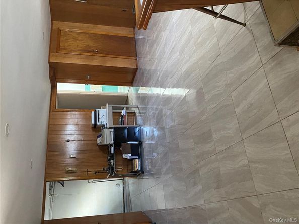 81-46 266 St, Glen Oaks NY 11004