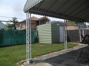 81-46 266 St, Glen Oaks NY 11004