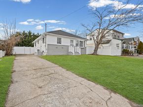 88 N Penataquit Avenue, Bay Shore NY 11706