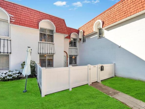 754 Blue Ridge Drive, Medford NY 11763