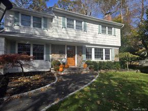 7 Flamingo Drive, Smithtown NY 11787