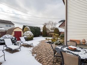 16 Dahlia Lane, Wantagh NY 11793