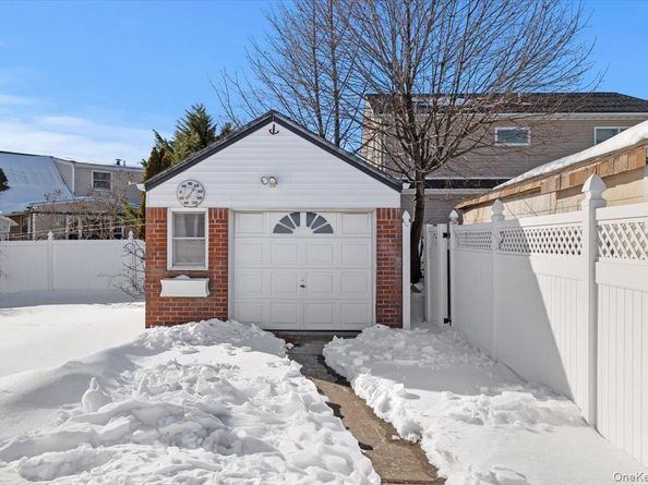 119 S 6th Street, Bethpage NY 11714