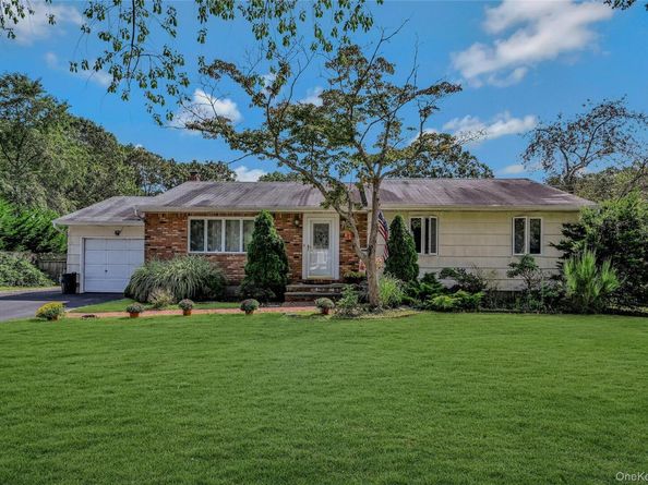 293 Blake Avenue, Bohemia NY 11716