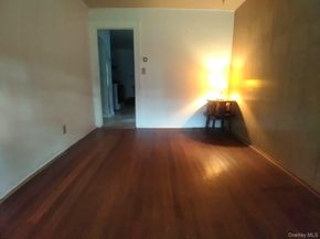 28 Cross Street, Locust Valley NY 11560