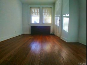 28 Cross Street, Locust Valley NY 11560