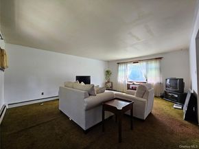 28 Cross Street, Locust Valley NY 11560