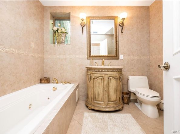 70-13 Caldwell Avenue, Maspeth NY 11378