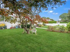 8 Duke Place, Glen Cove NY 11542