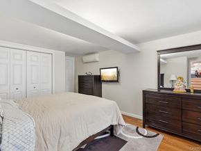 8 Duke Place, Glen Cove NY 11542