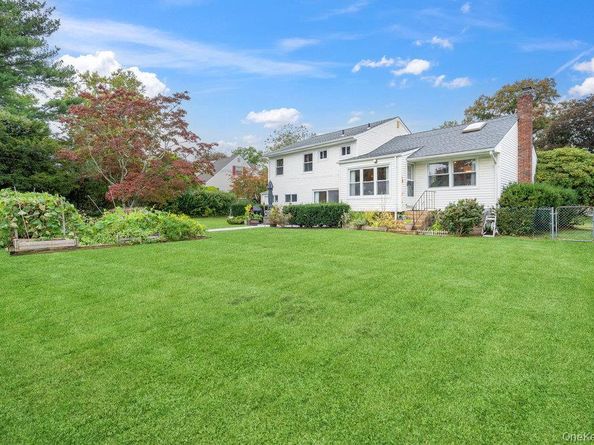 8 Duke Place, Glen Cove NY 11542