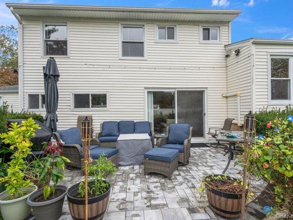 8 Duke Place, Glen Cove NY 11542