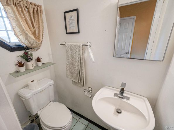 23 Caroline Court, North Babylon NY 11703