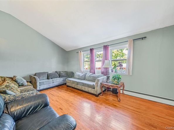 23 Caroline Court, North Babylon NY 11703