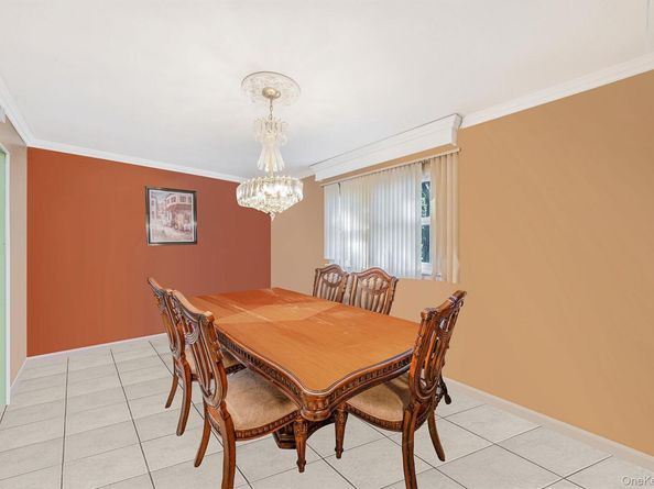 23 Caroline Court, North Babylon NY 11703
