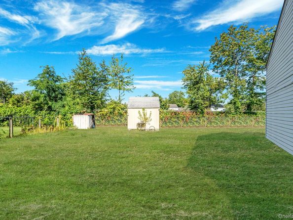 23 Caroline Court, North Babylon NY 11703
