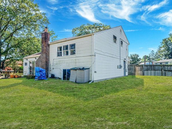23 Caroline Court, North Babylon NY 11703
