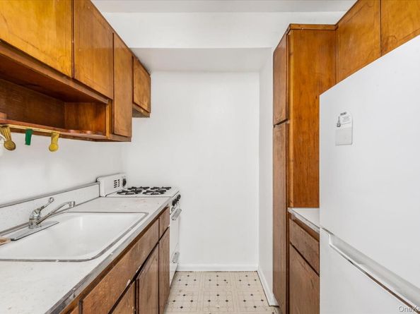 34-43 60 Street 4L, Woodside NY 11377