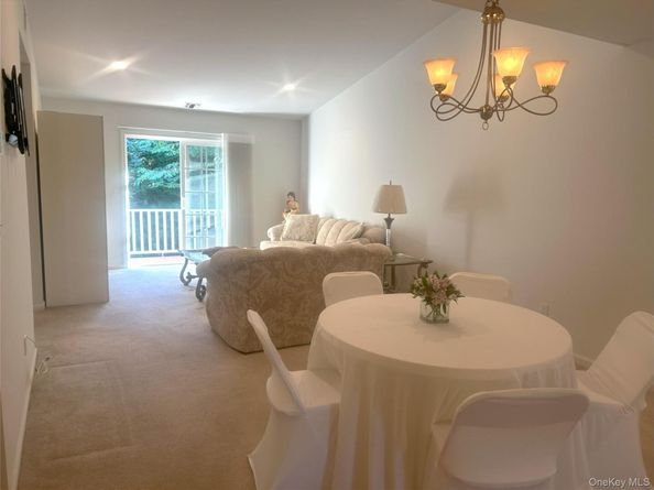 1082 Savoy Drive, Melville NY 11747